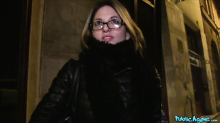 Rachel pénzért cidázza a kárót