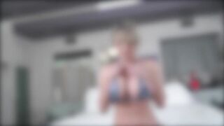 Dee Williams az óriás kannás milf