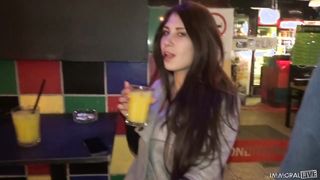 Ayda Swinger a hatalmas didkós tini kurva