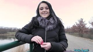 Orosz tini nőci pénzért dug