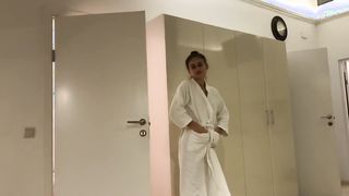 Orosz tini pici picsa hátsó bejáratba kefélbe