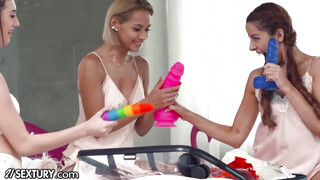 Tini lányok játszanak a hatalmas műfaszokkal