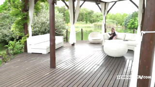 Its POV - Georgie Lyall a hatalmas tőgyes milf