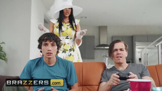 Brazzers - Diamond Kitty a latin milf