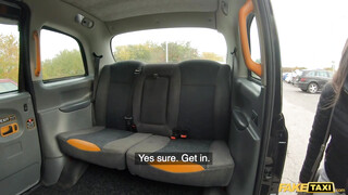 Fake Taxi - Tini picsa és a méretes taxis fütykös