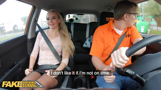 Fake Driving School - Victoria Pure baszik az oktatóval