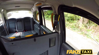 Fake Taxi - Barbie Sins popsiba kefélve