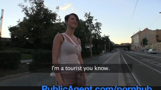 PublicAgent - Rövid hajú nőci szexelni akar