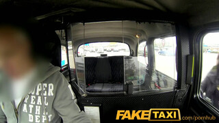 FakeTaxi - a kicsike lopós fekete csaj megbánja amit tett