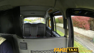 FakeTaxi - fősulis hölgyemény ordítva élvez
