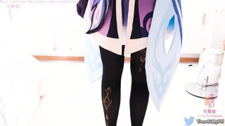 Cosplay-es lány lábbal szexel és aztán őt döngetik
