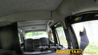 FakeTaxi - isteni testű világos szőke csajszi szeret kefélni