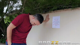 Brazzers - Nina Elle a kurva katona spiné