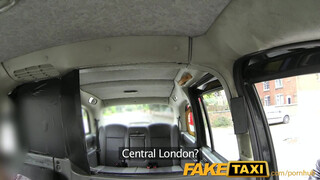 FakeTaxi sztripper csaj megmutatja mit tud