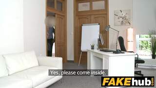 Fake Agent - félénk bige csak fotókat szeretett volna