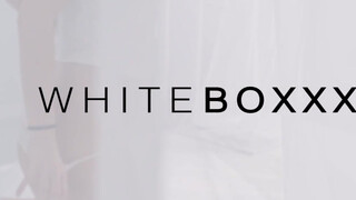 WhiteBoxxx - Nelly Kent a hatalmas csöcsű román hölgyemény