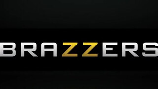 Katrina Jade kettő faszival közösül - Brazzers
