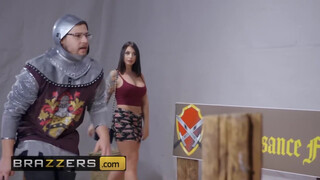Brazzers - Ivy Lebelle rácuppan a hatalmas lőcsre