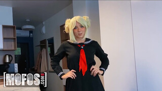 Mofos - Sweetie Fox a cosplayes kiscsaj análba kefélve