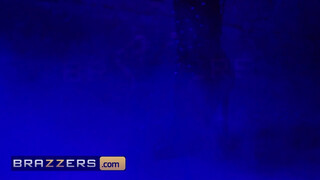 Brazzers - Cherie Deville popsija is megrakva