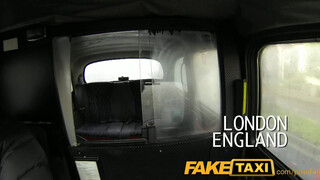 FakeTaxi - méretes cicis debella kisasszony a taxiban
