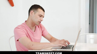 Szomszéd spiné imád lovagolni - TeamSkeet