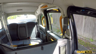 Fake Taxi - Fiatal hölgyemény közösül a taxiban