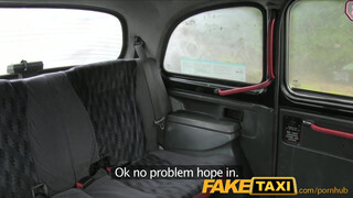 FakeTaxi - Csöcsös szöszi a sofőrrel baszik