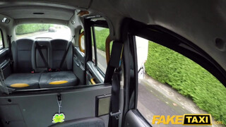 Fake Taxi - Óriás didkós milf megdöngetve
