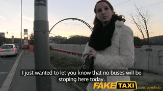 FakeTaxi - Fiatal ápoló picsa kúrel a taxiban