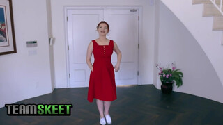 Annabel Redd szőrös picsája pélót akart