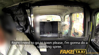FakeTaxi - Escort milf popsiba kefélve