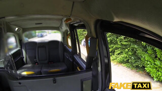 Fake Taxi - Brooke Jameson popóba tolva