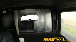 FakeTaxi - Világos Szőke méretes seggű csaj megkúrelva