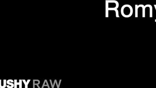 TUSHYRAW - Romy Indy a bombázó kolumbiai
