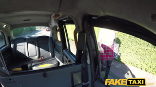 Fake Taxi - Kylie Nymphette a kurva koleszos csajszi