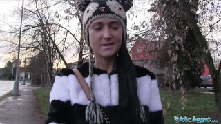 Public Agent - aranyos orosz lány az utcáról