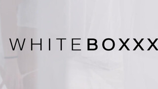 WhiteBoxxx - Izzy Lush az isteni formás latin amerikai punci