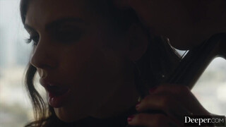 Deeper - Keisha Grey a méretes cicis fiatal kiscsaj