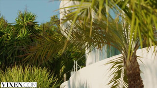 VIXEN - Ginebra Bellucci buli után egy jót szexel