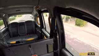 Fake Taxi - Rae Lil a perverz fiatal kiscsaj