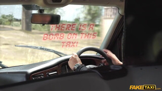 Fake Taxi - Fiatal bige a hátsó ülésen