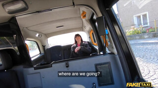 Fake Taxi - Tetovált olasz csajszi megdöngetve