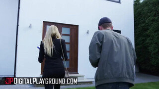 Digital Playground - Alessa Savage és Amber Jayne megosztják a kárót
