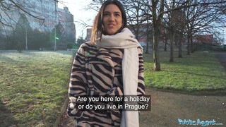 Public Agent - Lena Coxx borotvált muffja meghágva
