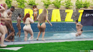 BRAZZERS - Luna Star tini hapsival kúrel