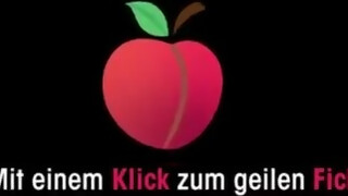 Amatőr tetovált hatalmas kannás tini bige