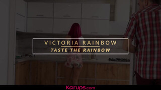 Victoria Rainbow a fullos vékony milf