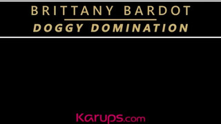 Karups - Brittany Bardot hátsó bejáratba tolva