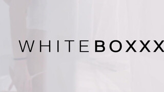 WHITEBOXXX - Isabella De Laa megdöngetve a kanapén